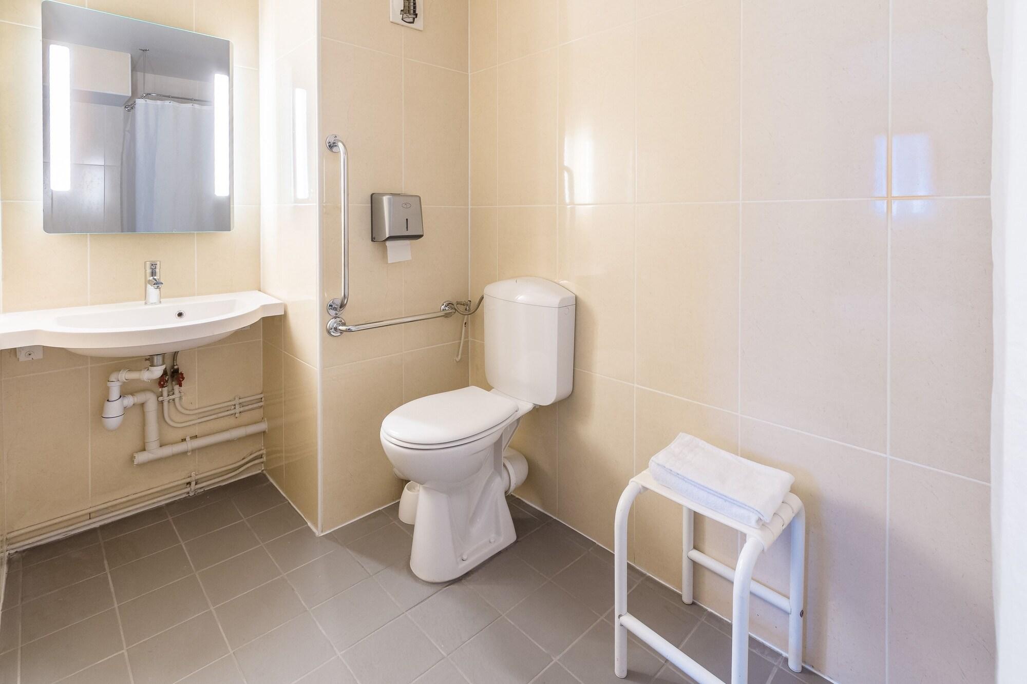 B&B Hotel Villeneuve Loubet Plage Экстерьер фото