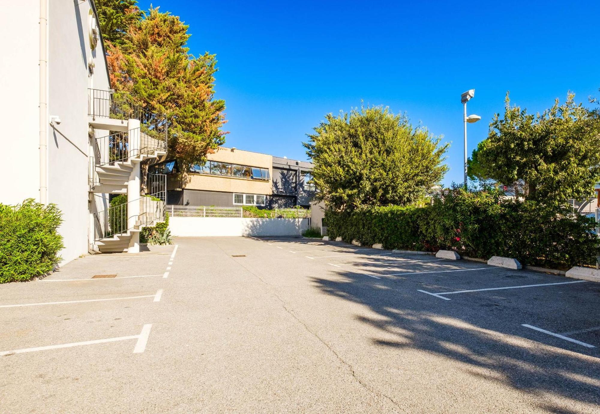 B&B Hotel Villeneuve Loubet Plage Экстерьер фото